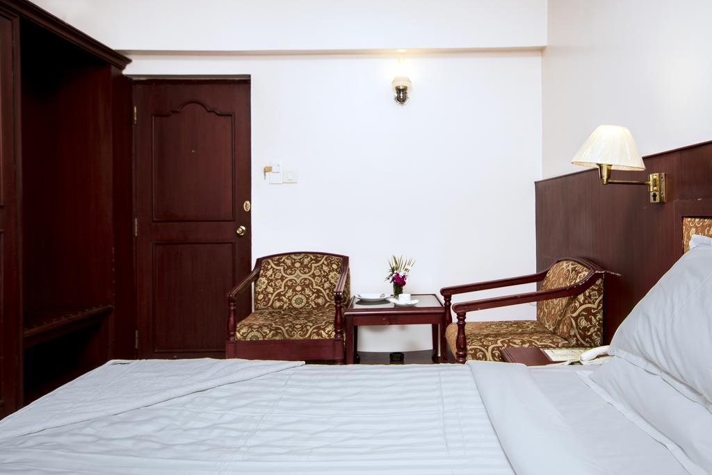 Rr Residency Otel Kodaikanal Oda fotoğraf